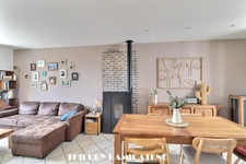 AU COEUR DE LA COLONIE !! TRES BELLE MAISON 1930 ENTIEREMENT RENOVEE DE 99M2  5 PIECES 3 CHAMBRES AVEC 2 TERRASSES S/SOL TOTAL A PROXIMITE DE L ECOLE ST GENEVIEVE   ET DE LA GARE DU CENTRE VILLE 
