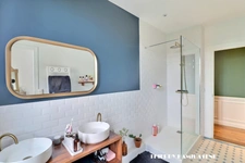 GARE CENTRE VILLE  SUBLIME APPARTEMENT BOURGEOIS STYLE PARISIEN A LA DECO SOIGNEE  ENTIEREMENT RENOVE 5 PIECES 126M2 3 CHAMBRES CAVE EN S/SOL   