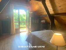 VAL NOTRE DAME GRANDE ET BELLE MAISON 140M2 HBT 4 CHAMBRES IDEAL ARTISAN S/SOL TOTAL 100M2 3M DE HAUTEUR S/PLAFOND GRAND JARDIN EXPO SUD