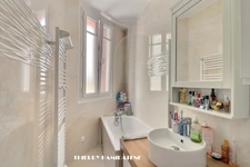 GARE CENTRE VILLE  MAGNIFIQUE APPARTEMENT BOURGEOIS ENTIEREMENT RENOVE AVEC BALCONS STYLE PARISIEN 4 PIECES 80M2 2 CHAMBRES CAVE EN S/SOL   