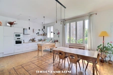 COEUR COLONIE !! A 5MN A PIED DE LA GARE DU CENTRE VILLE TRES BELLE MAISON TYPE LOFT A L' ESPRIT BOHEME 175M2 6 PIECES 3 CHAMBRES ENTIEREMENT RENOVEE DEPENDANCE TERRASSE ET JARDIN GARAGE 