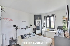 COEUR COLONIE !! REPUBLIQUE -ELEGANTE MAISON A LA DECO CHIC ET CONTEMPORAINE DE 183M2 8 PIECES 5 CHAMBRES AVEC S/SOL TOTAL PARKINGS EXTERIEUR ET GARAGE