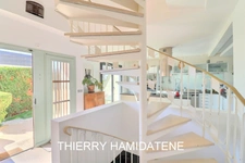 COTEAUX PROCHE ECOLE PRIVEE ST JOSEPH -MARCHE DES COTEAUX SUBLIME MAISON ENTIEREMENT RENOVEE DE 135M2 -6 PIECES - 4CHAMBRES, TERRASSE ET JARDIN ,S/SOL TOTAL AVEC GARAGE ET BUANDERIE  