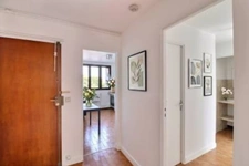A seulement 6/7 MN A PIED DE LA GARE du centre ville a proximité du MONOPRIX bel appartement 62m2 3 pieces 2 chambres traversant  ideal 1er achat ou collocation possibilité de 3 chambres 