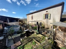 CORPS DE FERME AVEC 2 MAISONS RENOVEES ET NOMBREUSES DEPENDANCES A 10 MINUTES D'ALBI SUD 