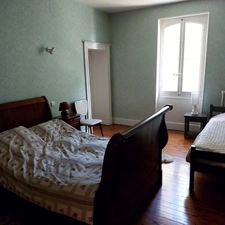MAISON DE MAITRE AVEC  DEPENDANCES DEUX PIGEONNIERS SUR PARC DE 5000M²