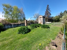 MAISON DE MAITRE AVEC  DEPENDANCES DEUX PIGEONNIERS SUR PARC DE 5000M²