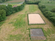  CORPS DE FERME RENOVE AVEC  EQUIPEMENT POUR 2 CHEVAUX GRANDES DEPENDANCES SUR 1,2ha