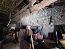 CORPS DE FERME AVEC PIGEONNIER DEPENDANCES +LOCAL COMMERCIAL + STOCKAGE+ TERRAIN EN UA2  319900€