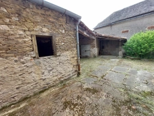 MAISON EN PIERRE RENOVEE  200m² avec deuxieme batisse autonome à amenager en gîte 