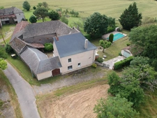 MAISON EN PIERRE RENOVEE  200m² avec deuxieme batisse autonome à amenager en gîte 