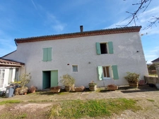 CORPS DE FERME AVEC PIGEONNIER DEPENDANCES +LOCAL COMMERCIAL + STOCKAGE+ TERRAIN EN UA2  319900€