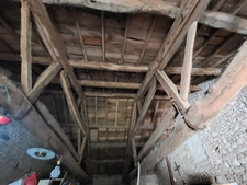 CORPS DE FERME AVEC PIGEONNIER DEPENDANCES +LOCAL COMMERCIAL + STOCKAGE+ TERRAIN EN UA2  319900€