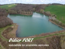 6a9ca de lac sur 2,7ha du plan d'eau plus 6ha2a de foret   89900€