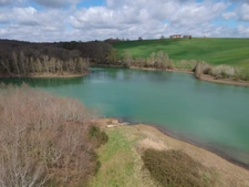  6a9ca de lac sur 2,7ha du plan d'eau plus 6ha2a de foret   89900€