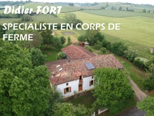  CORPS DE FERME RENOVE AVEC  EQUIPEMENT POUR 2 CHEVAUX GRANDES DEPENDANCES SUR 1,2ha