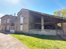 MAISON DE MAITRE AVEC  DEPENDANCES DEUX PIGEONNIERS SUR PARC DE 5000M²