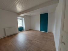 MAISON EN PIERRE RENOVEE  200m² avec deuxieme batisse autonome à amenager en gîte 