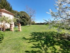 MAISON DE MAITRE AVEC  DEPENDANCES DEUX PIGEONNIERS SUR PARC DE 5000M²