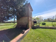 MAISON DE MAITRE AVEC  DEPENDANCES DEUX PIGEONNIERS SUR PARC DE 5000M²