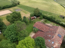  CORPS DE FERME RENOVE AVEC  EQUIPEMENT POUR 2 CHEVAUX GRANDES DEPENDANCES SUR 1,2ha