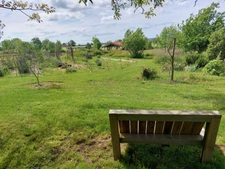 CORPS DE FERME AVEC DÉPENDANCES SUR TERRAIN DE 2 Ha 16 a 90 ca AUX ALLURES DE CAMPING !