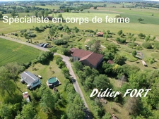 CORPS DE FERME AVEC DÉPENDANCES SUR TERRAIN DE 2 Ha 16 a 90 ca AUX ALLURES DE CAMPING !
