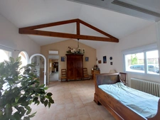 MAISON DE MAITRE  RENOVEE AVEC DEPANDANCES  EN FUTUR GITE ET PARC ARBORE  