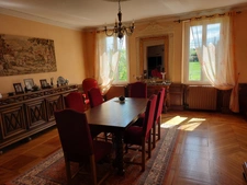 MAISON DE MAITRE AVEC  DEPENDANCES DEUX PIGEONNIERS SUR PARC DE 5000M²