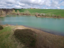  6a9ca de lac sur 2,7ha du plan d'eau plus 6ha2a de foret   89900€