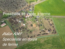 CORPS DE FERME AVEC DEPENDANCES ET GRAND MOBILHOME SUR TERRAIN SUR VEGETALISE DE 2ha16a90ca aux allures de camping! 250000€
