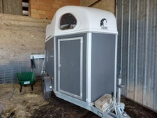 CORPS DE FERME AVEC 2 MAISONS RENOVEES ET NOMBREUSES DEPENDANCES A 10 MINUTES D'ALBI SUD 