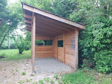  CORPS DE FERME RENOVE AVEC  EQUIPEMENT POUR 2 CHEVAUX GRANDES DEPENDANCES SUR 1,2ha