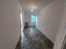 Maison dans centre ville 90m² T4 rénovée , avec garage/buanderie + terrasse +cour interieure +jardin +préau  95000€