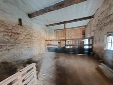CORPS DE FERME AVEC 2 MAISONS RENOVEES ET NOMBREUSES DEPENDANCES A 10 MINUTES D'ALBI SUD 