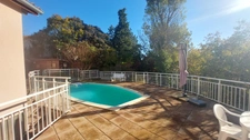 HYPER RARE PUYGOUZON VILLA AVEC PISCINE SUR LES COTEAUX ET VUE PANORAMIQUE SUR SA PROPRE FORET 