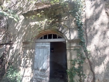 ANCIENNE MAISON BOURGEOISE EN PIERRE A RENOVER ENTIEREMENT AVEC SA GRANDE FORET