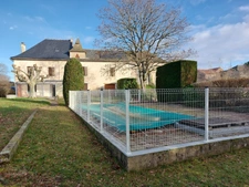 MAISON EN PIERRE RENOVEE  200m² avec deuxieme batisse autonome à amenager en gîte 