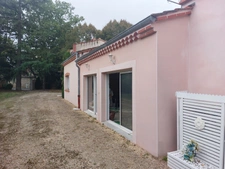 MAISON DE MAITRE  RENOVEE AVEC DEPANDANCES  EN FUTUR GITE ET PARC ARBORE  