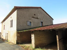 CORPS DE FERME AVEC 2 MAISONS RENOVEES ET NOMBREUSES DEPENDANCES A 10 MINUTES D'ALBI SUD 