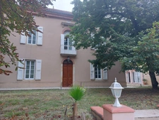 MAISON DE MAITRE  RENOVEE AVEC DEPANDANCES  EN FUTUR GITE ET PARC ARBORE  