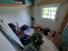 CORPS DE FERME AVEC DEPENDANCES ET GRAND MOBILHOME SUR TERRAIN SUR VEGETALISE DE 2ha16a90ca aux allures de camping! 250000€