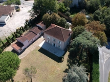 MAISON DE MAITRE  RENOVEE AVEC DEPANDANCES  EN FUTUR GITE ET PARC ARBORE  