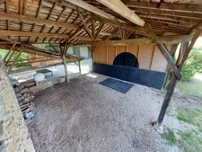  CORPS DE FERME RENOVE AVEC  EQUIPEMENT POUR 2 CHEVAUX GRANDES DEPENDANCES SUR 1,2ha