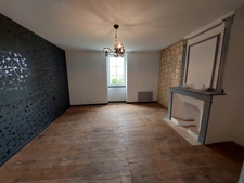 MAISON EN PIERRE RENOVEE  200m² avec deuxieme batisse autonome à amenager en gîte 
