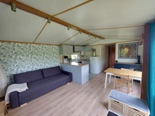 CORPS DE FERME AVEC DEPENDANCES ET GRAND MOBILHOME SUR TERRAIN SUR VEGETALISE DE 2ha16a90ca aux allures de camping! 250000€