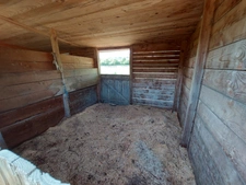  CORPS DE FERME RENOVE AVEC  EQUIPEMENT POUR 2 CHEVAUX GRANDES DEPENDANCES SUR 1,2ha