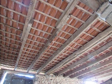 CORPS DE FERME AVEC 2 MAISONS RENOVEES ET NOMBREUSES DEPENDANCES A 10 MINUTES D'ALBI SUD 