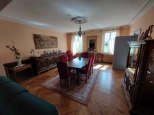 MAISON DE MAITRE AVEC  DEPENDANCES DEUX PIGEONNIERS SUR PARC DE 5000M²