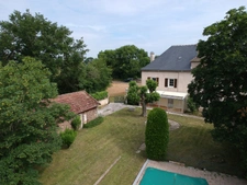MAISON EN PIERRE RENOVEE  200m² avec deuxieme batisse autonome à amenager en gîte 